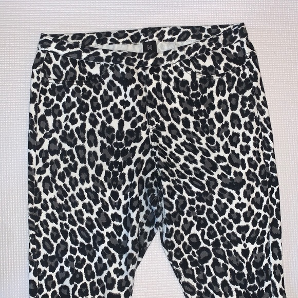 M Hue Snow Leopard Original Jean Patterned Leggings - Picture 12 of 16